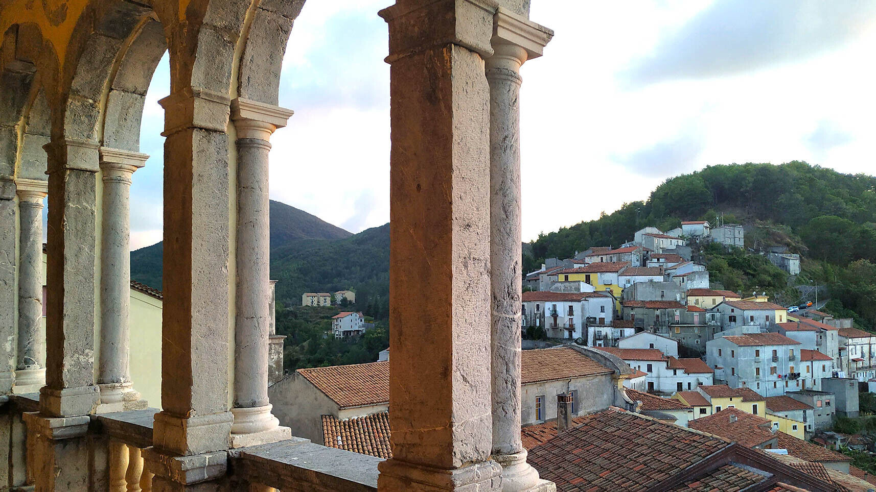 These pretty Italian villages want to pay you $33,000 to move in
